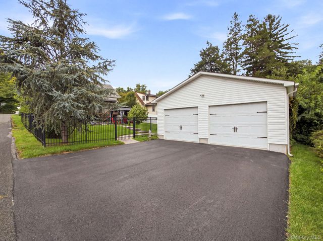 70 N Serven Street, Pearl River, NY 10965