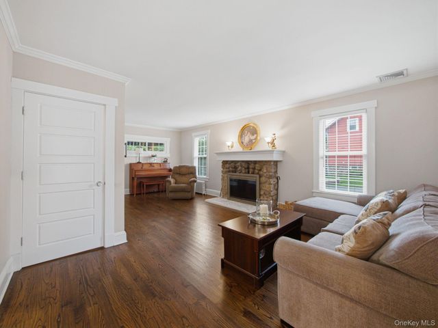 70 N Serven Street, Pearl River, NY 10965