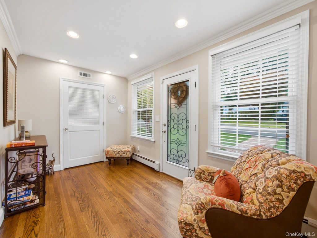70 N Serven Street, Pearl River, NY 10965 — photo 2