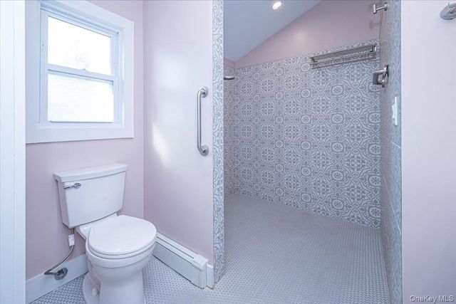 22 Oak Lane, Blue Point, NY 11715