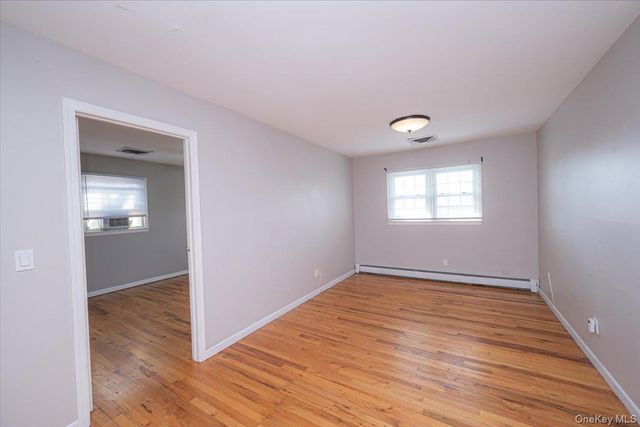 22 Oak Lane, Blue Point, NY 11715