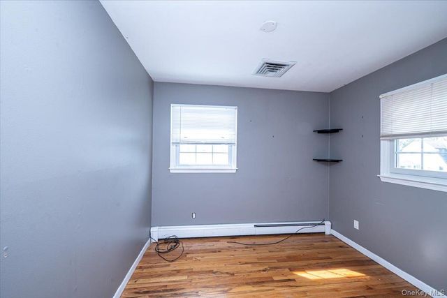 22 Oak Lane, Blue Point, NY 11715