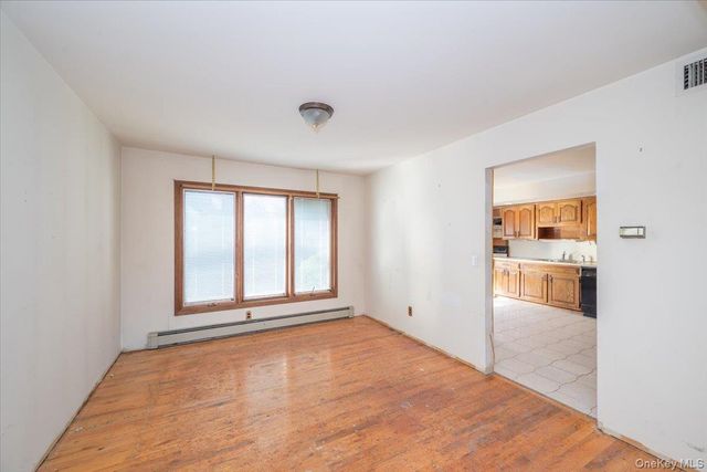 22 Oak Lane, Blue Point, NY 11715