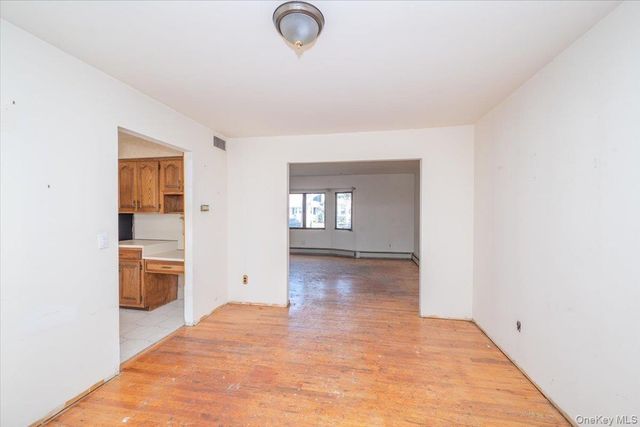 22 Oak Lane, Blue Point, NY 11715