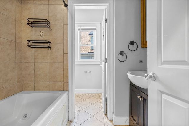 113 Lonsdale St 2, Boston, MA 02124