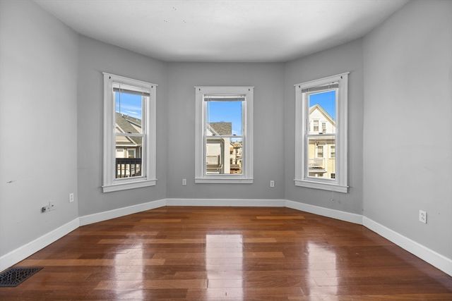 113 Lonsdale St 2, Boston, MA 02124