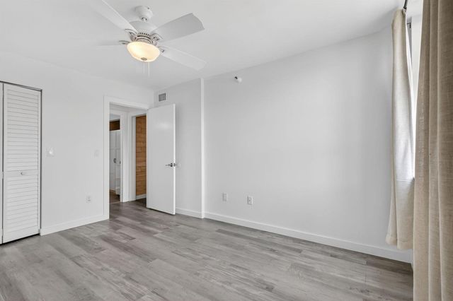 103 Yacht Club Way 205, Hypoluxo, FL 33462