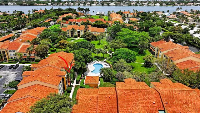103 Yacht Club Way 205, Hypoluxo, FL 33462