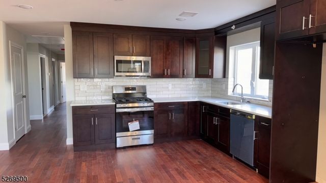 560 N 11Th St, Newark City, NJ 07107