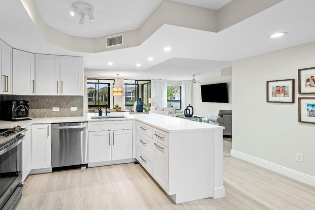 7918 Granada Place 103, Boca Raton, FL 33433