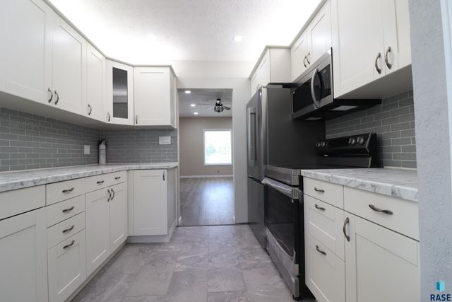 806 N Dakota Ave Avenue, Sioux Falls, SD 57104