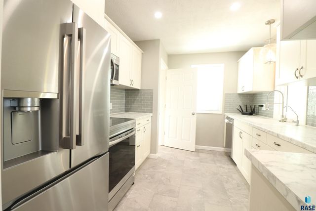 806 N Dakota Ave Avenue, Sioux Falls, SD 57104