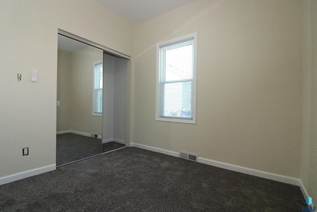 806 N Dakota Ave Avenue, Sioux Falls, SD 57104