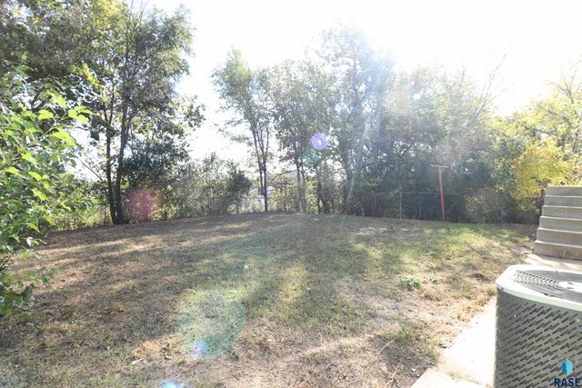 806 N Dakota Ave Avenue, Sioux Falls, SD 57104