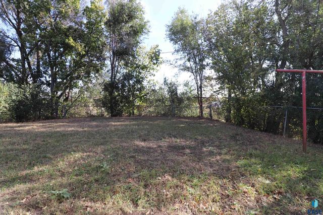 806 N Dakota Ave Avenue, Sioux Falls, SD 57104