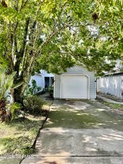 12014 COBBLEWOOD Lane N, Jacksonville, FL 32225