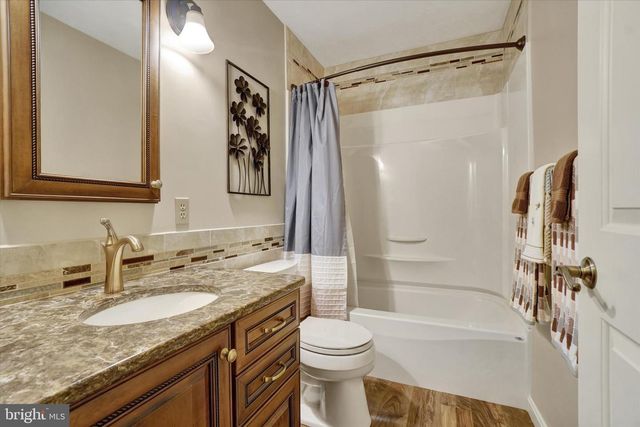 2463 WEDGEWOOD WAY, York, PA 17408