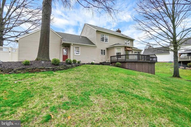 2463 WEDGEWOOD WAY, York, PA 17408