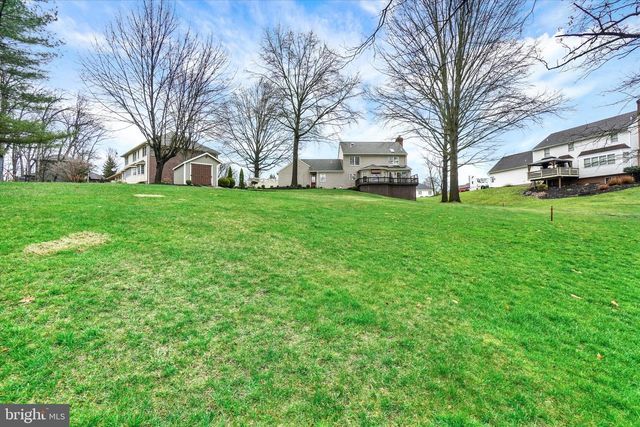 2463 WEDGEWOOD WAY, York, PA 17408
