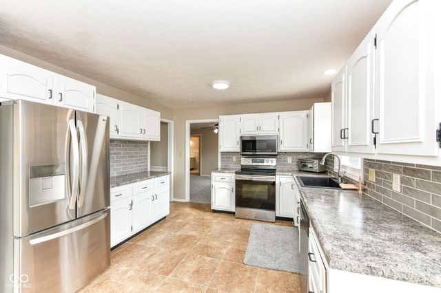 1815 Hillcrest Avenue, Anderson, IN 46011