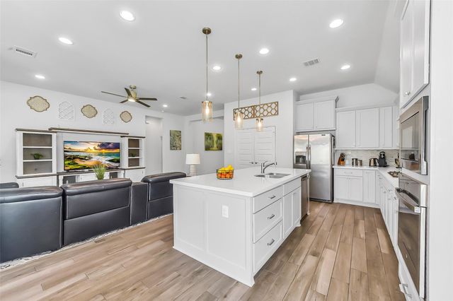 2213 Bayleaf Manor, Manvel, TX 77578