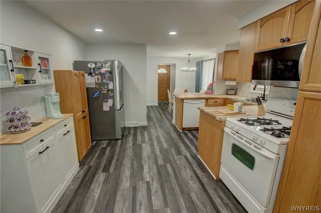 5365 Lake Avenue, Orchard Park, NY 14127