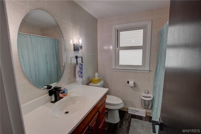 5365 Lake Avenue, Orchard Park, NY 14127