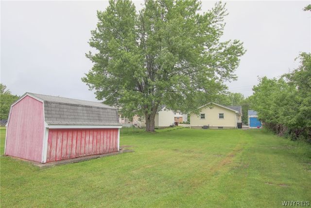 5365 Lake Avenue, Orchard Park, NY 14127