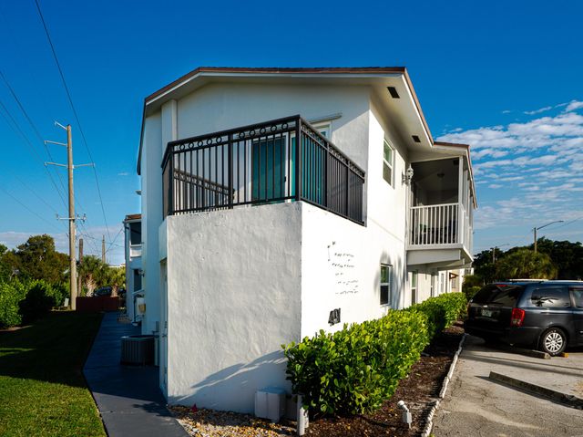 491 W Camino Real 6, Boca Raton, FL 33432