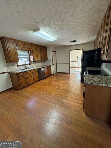 910 Thousand Oaks Drive, Lawrenceville, GA 30043