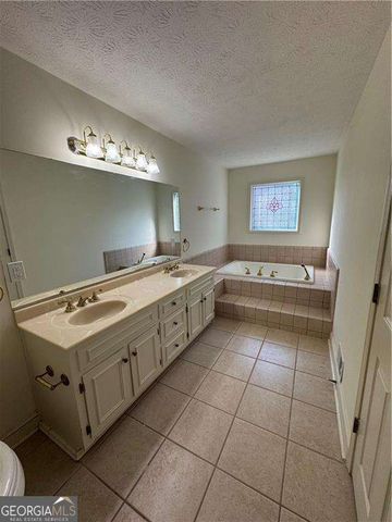 910 Thousand Oaks Drive, Lawrenceville, GA 30043