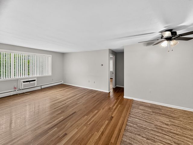 2 Albert Dr 10, Woburn, MA 01801