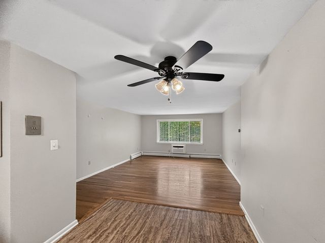 2 Albert Dr 10, Woburn, MA 01801