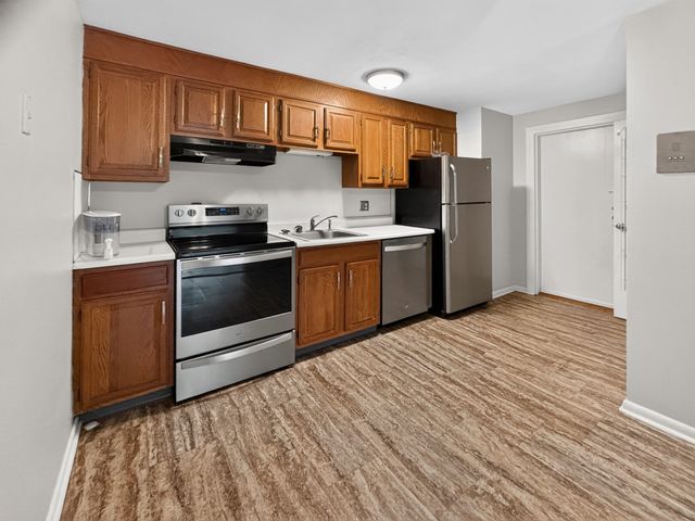 2 Albert Dr 10, Woburn, MA 01801