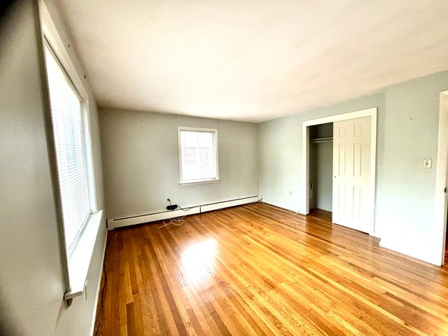 2 Albert Dr 10, Woburn, MA 01801