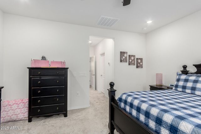 1852 E CHELSEA Lane 103, Gilbert, AZ 85295