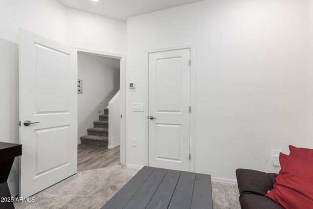 1852 E CHELSEA Lane 103, Gilbert, AZ 85295