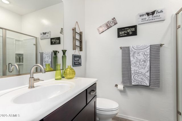 1852 E CHELSEA Lane 103, Gilbert, AZ 85295