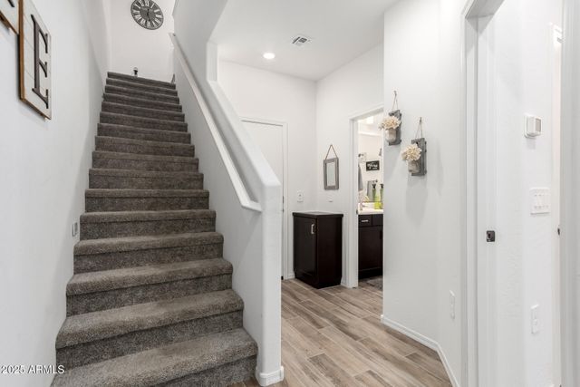 1852 E CHELSEA Lane 103, Gilbert, AZ 85295