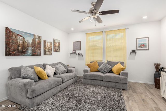 1852 E CHELSEA Lane 103, Gilbert, AZ 85295