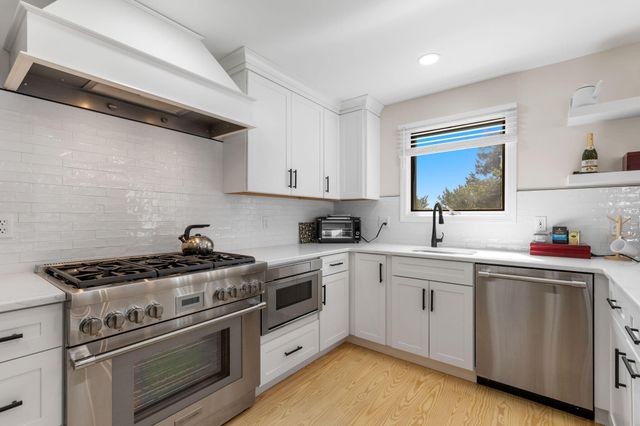 9 Fox Ridge Drive, Orleans, MA 02653