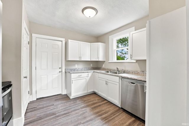 2921 Holton Avenue, Fort Wayne, IN 46806