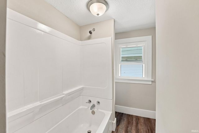 2921 Holton Avenue, Fort Wayne, IN 46806
