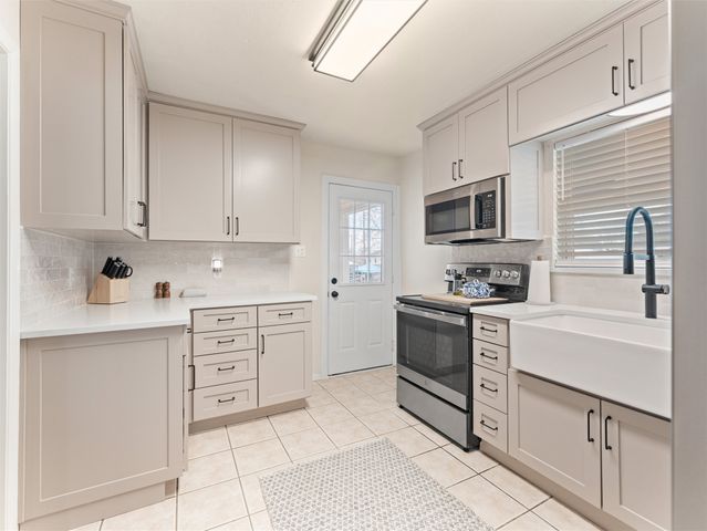 510 Overlook Drive, Midlothian, TX 76065
