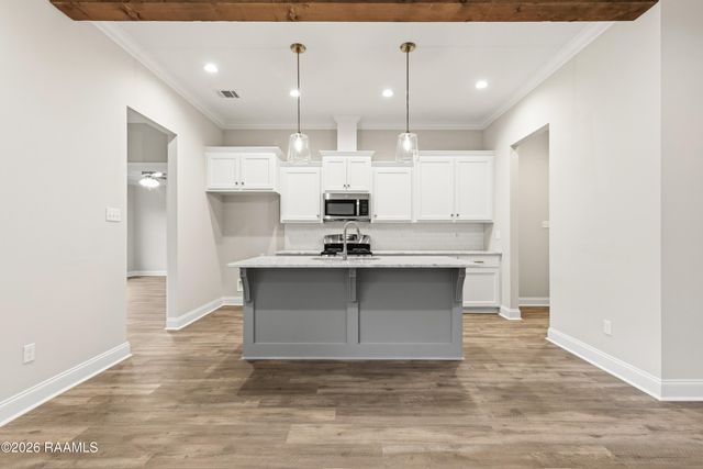 125 Crooked Pine Lane, Scott, LA 70583