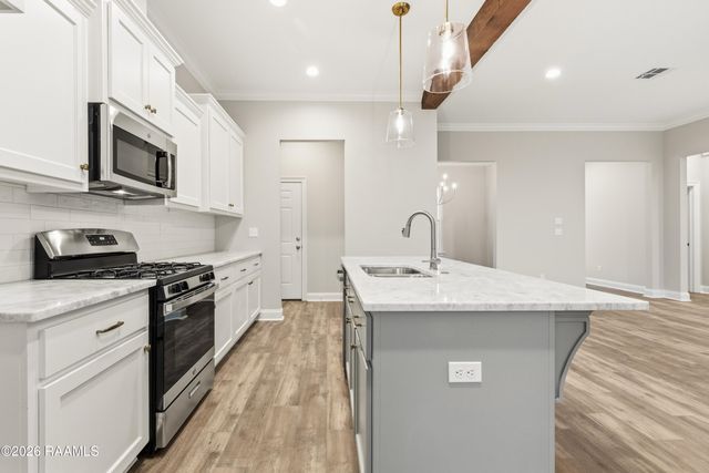 125 Crooked Pine Lane, Scott, LA 70583