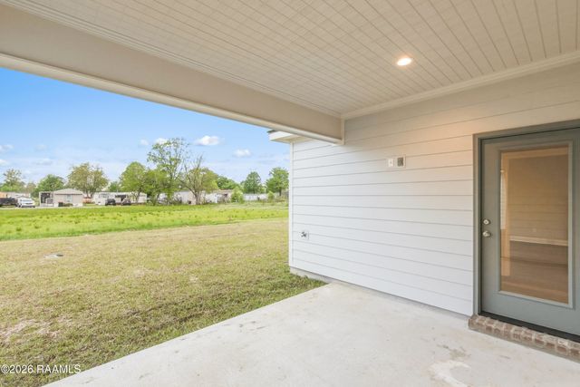 125 Crooked Pine Lane, Scott, LA 70583