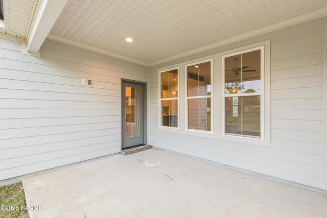 125 Crooked Pine Lane, Scott, LA 70583