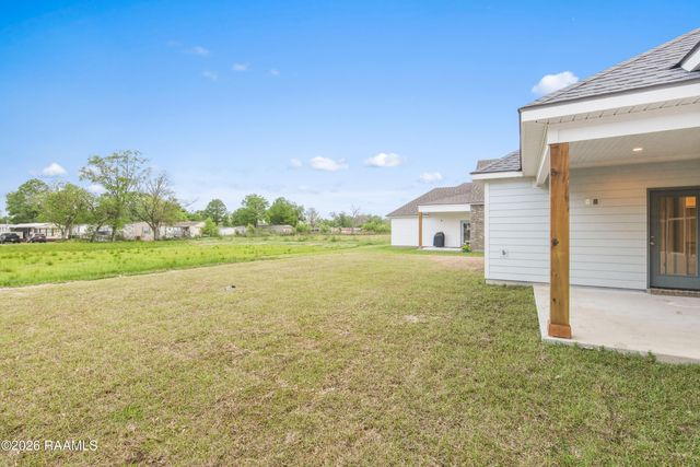 125 Crooked Pine Lane, Scott, LA 70583