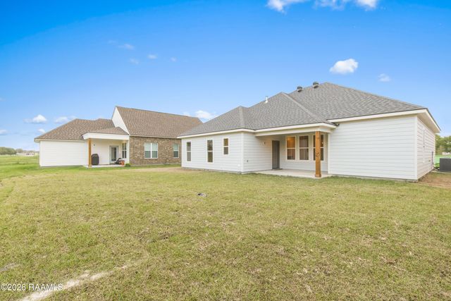125 Crooked Pine Lane, Scott, LA 70583